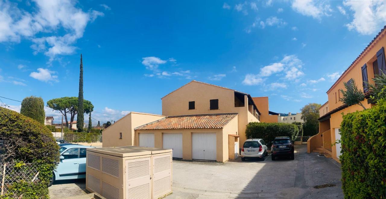 Les Tamaris Apartment Saint-Cyr-sur-Mer Exterior foto